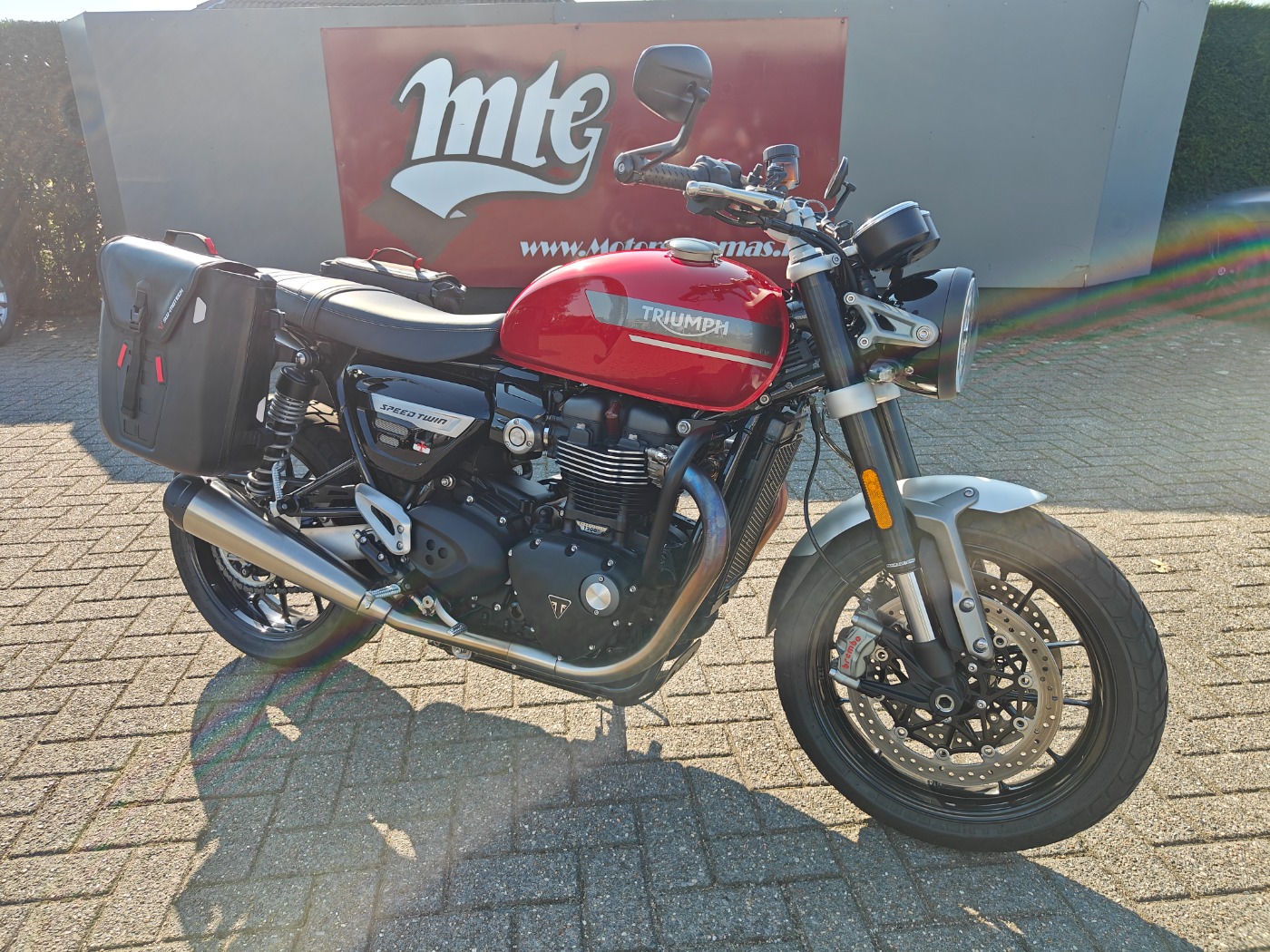 Speed Twin 1200