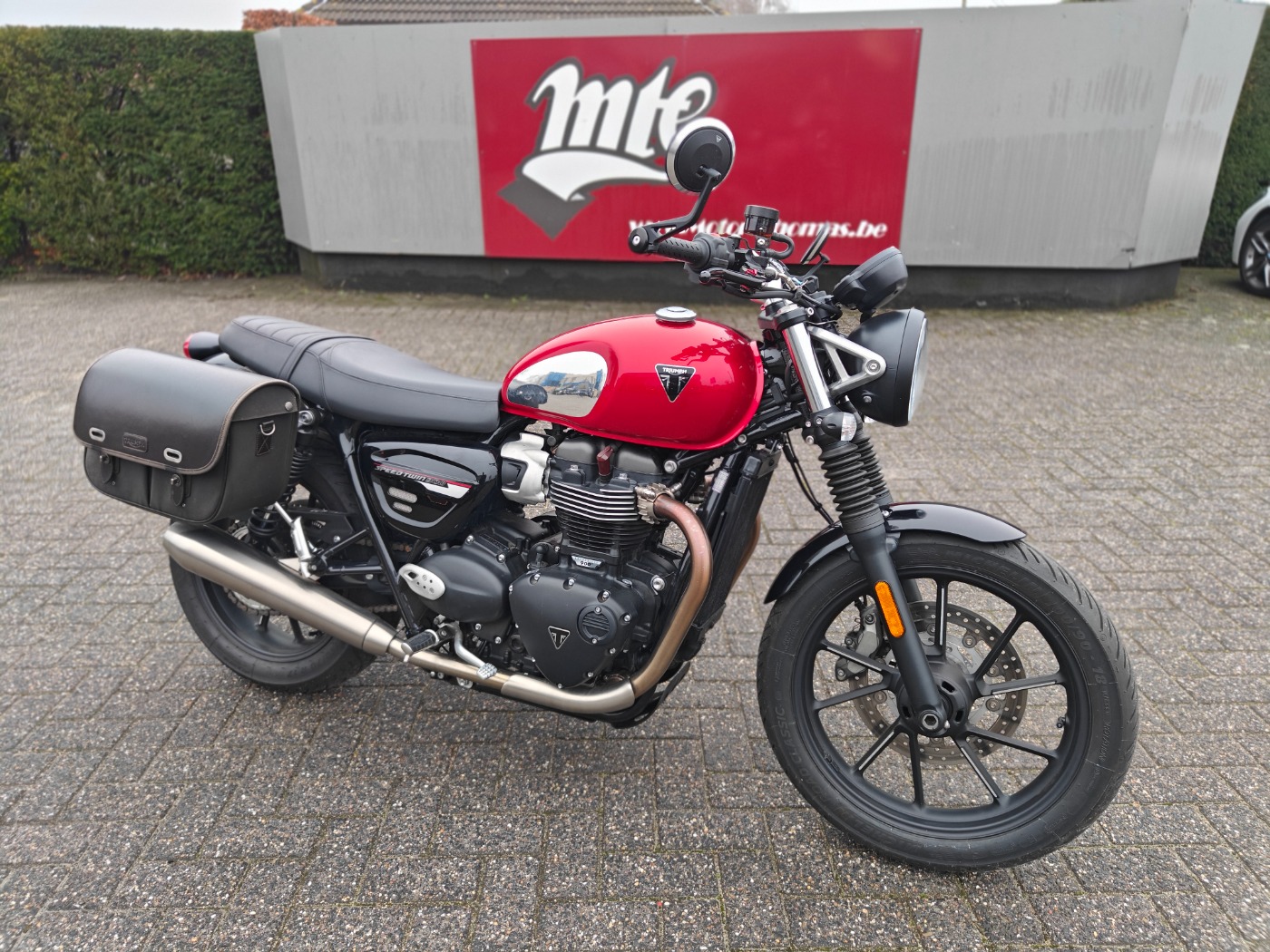 Speed Twin 900 Chrome Edition