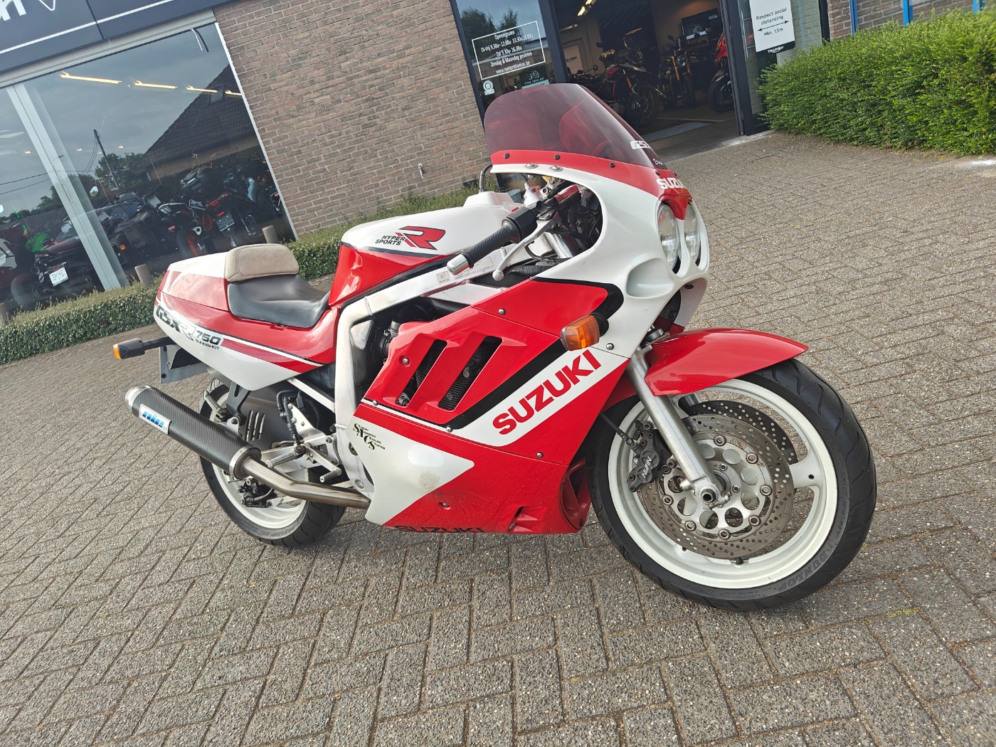 GSX-R750